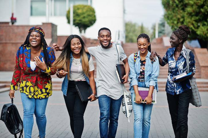 Université française : le rapport du Sénat qui inquiète et interroge les étudiants africains