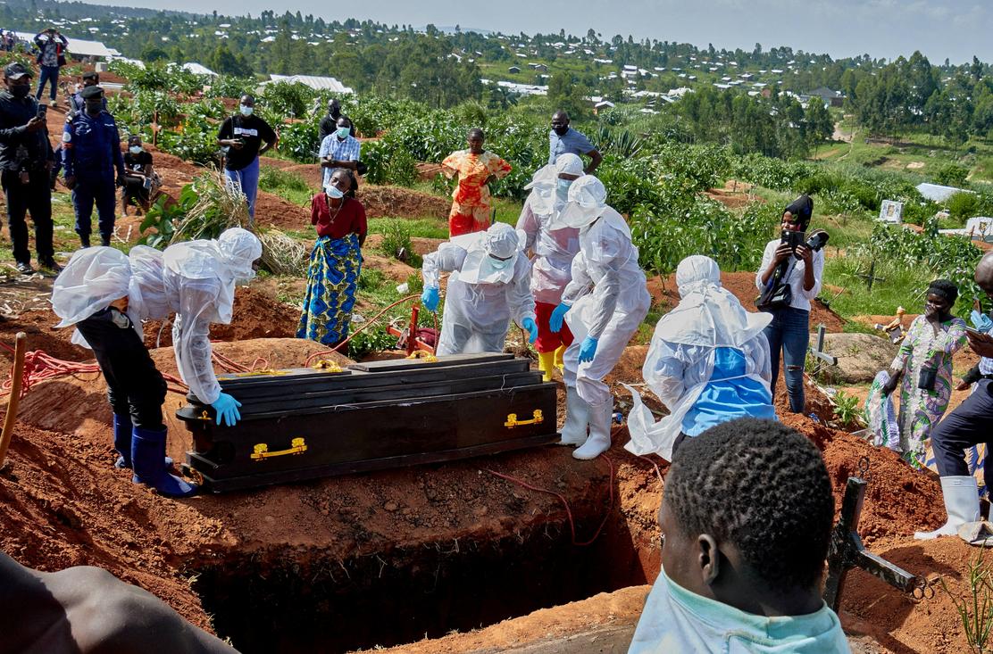 Épidémie d’Ebola en RDC : plus de 8 000 cas et près de 4 000 morts, la riposte sous pression
