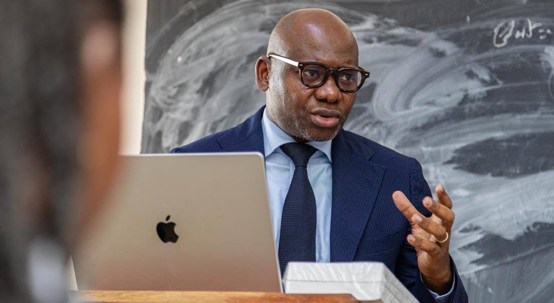 Démocratie en Afrique : Steeve Nzegho Dieko met en garde contre une « décomposition » progressive du système