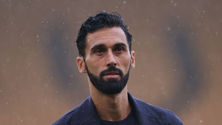 Premier League : Álvaro Arbeloa sanctionné après ses accusations contre l’arbitrage