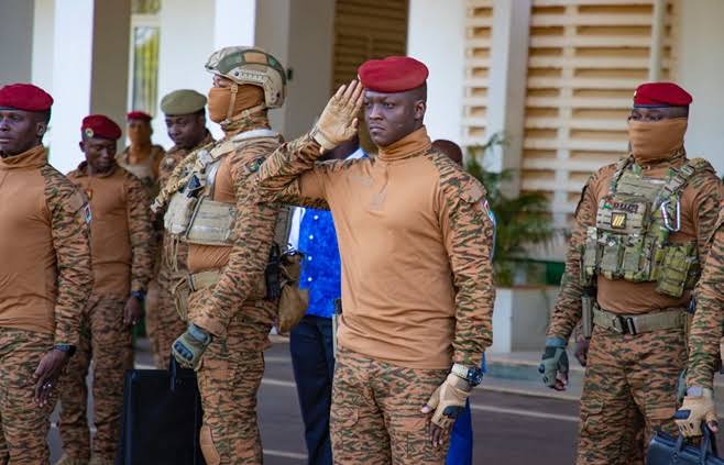 Burkina Faso : « colonisateur », « espion », « groupe socioculturel »... Ouagadougou redéfinit le vocabulaire scolaire